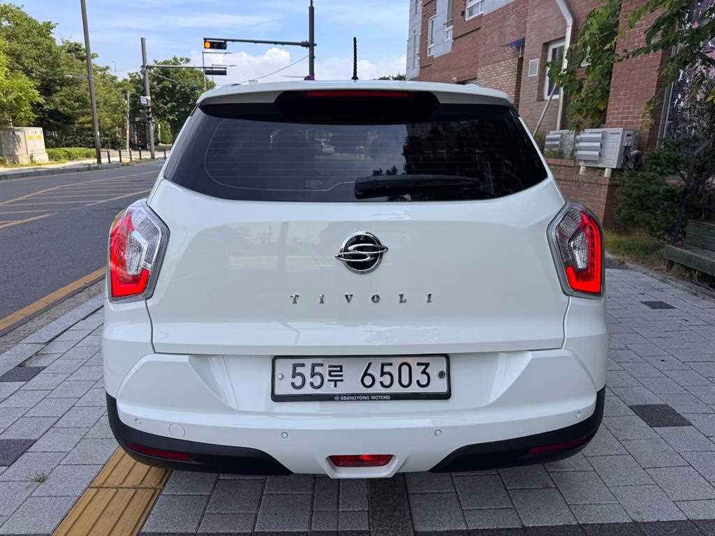 Ssangyong Tivoli - Vista 5