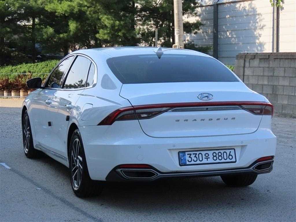 HYUNDAI Grandeur - Vista 3