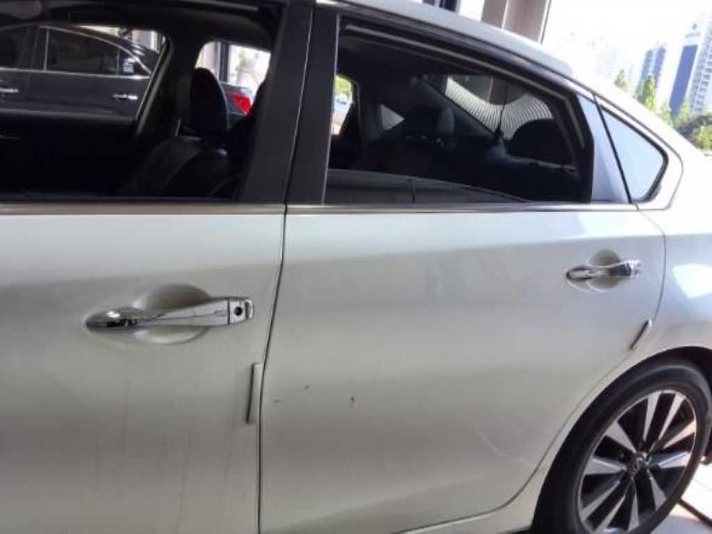 Nissan Altima - Vista 5