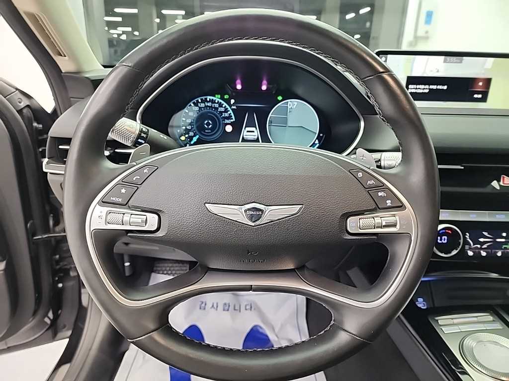 Genesis G80 - Vista 9