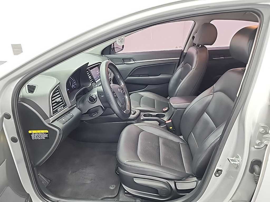 HYUNDAI Avante - Vista 11