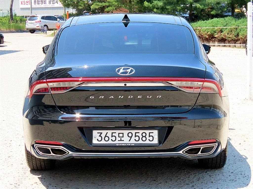 HYUNDAI Grandeur - Vista 6