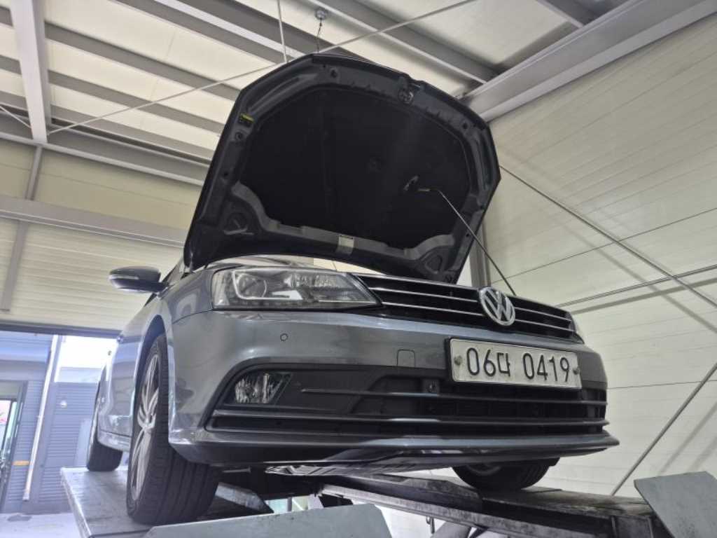 Volkswagen Jetta - Vista 3