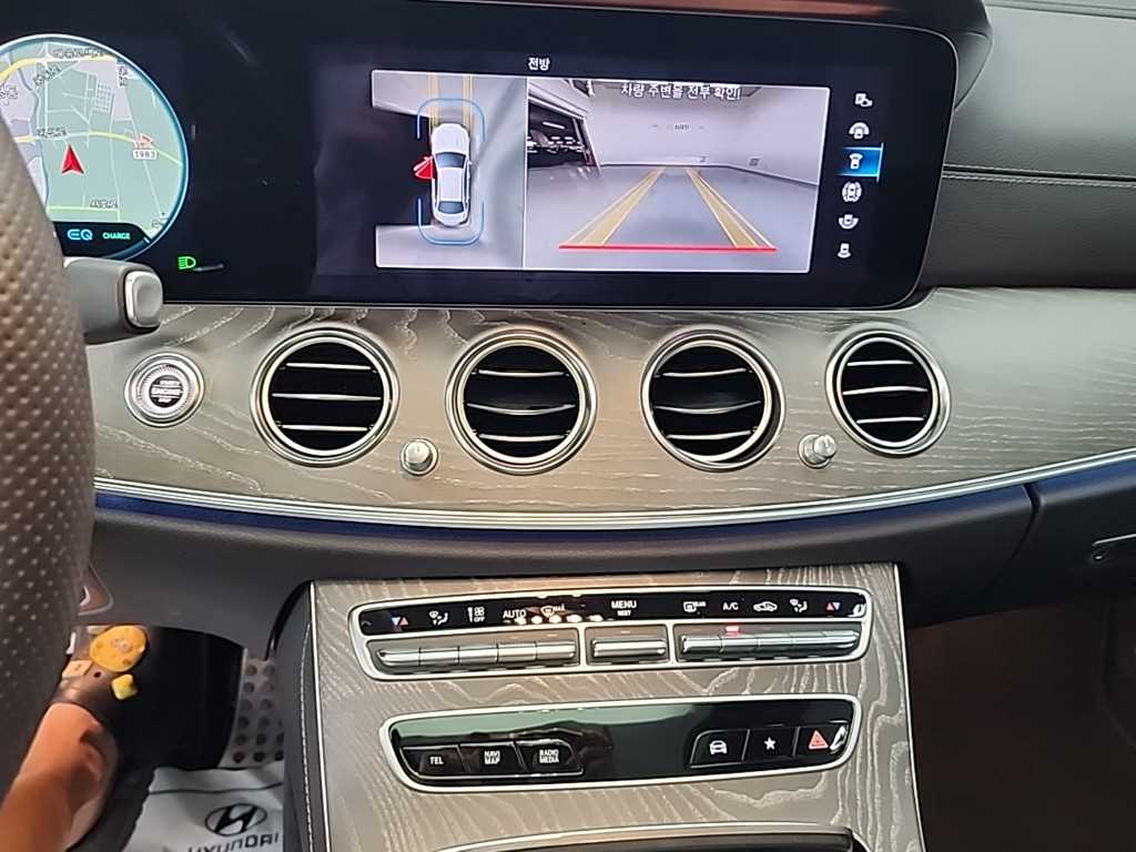 Mercedes Benz E class - Vista 12