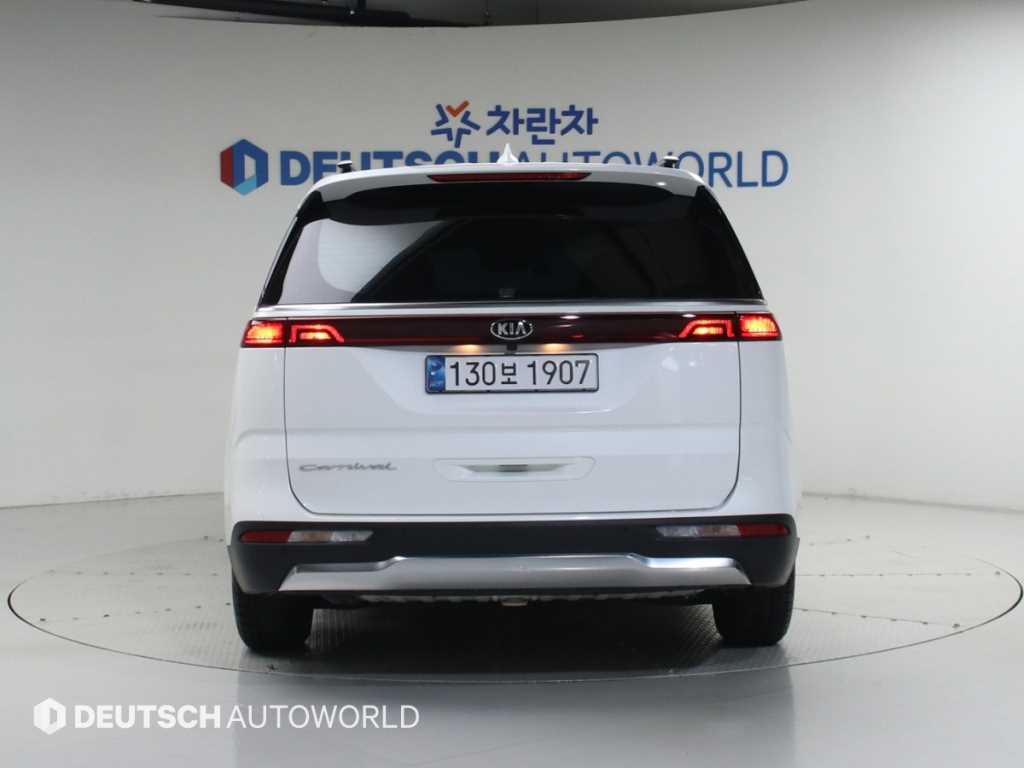 KIA Carnival - Vista 6
