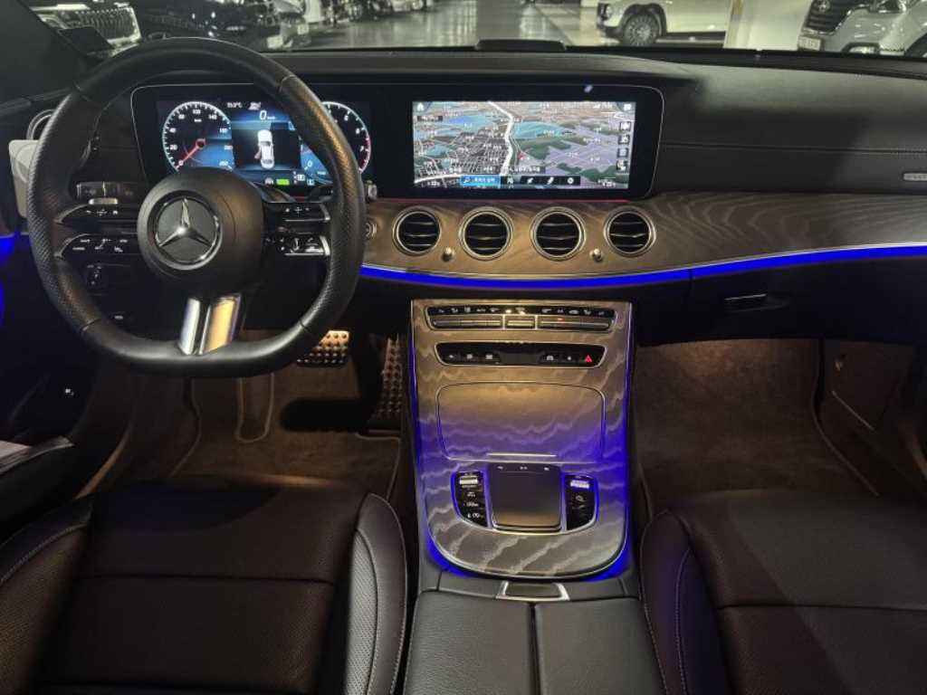 Mercedes Benz E class - Vista 9