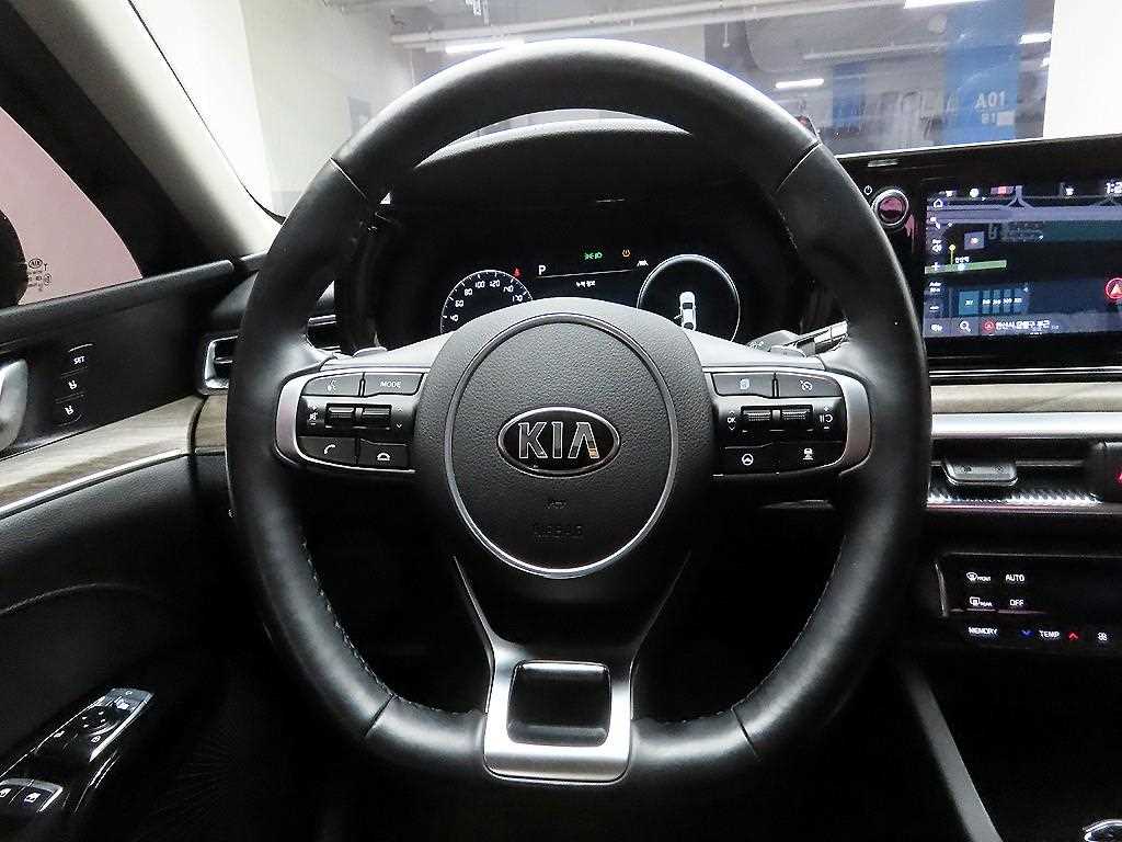 KIA K5 - Vista 9
