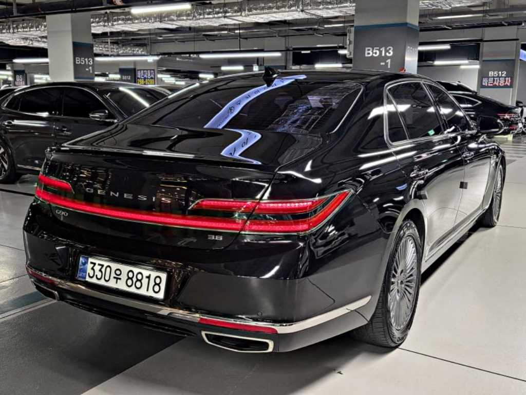 Genesis G90 - Vista 6