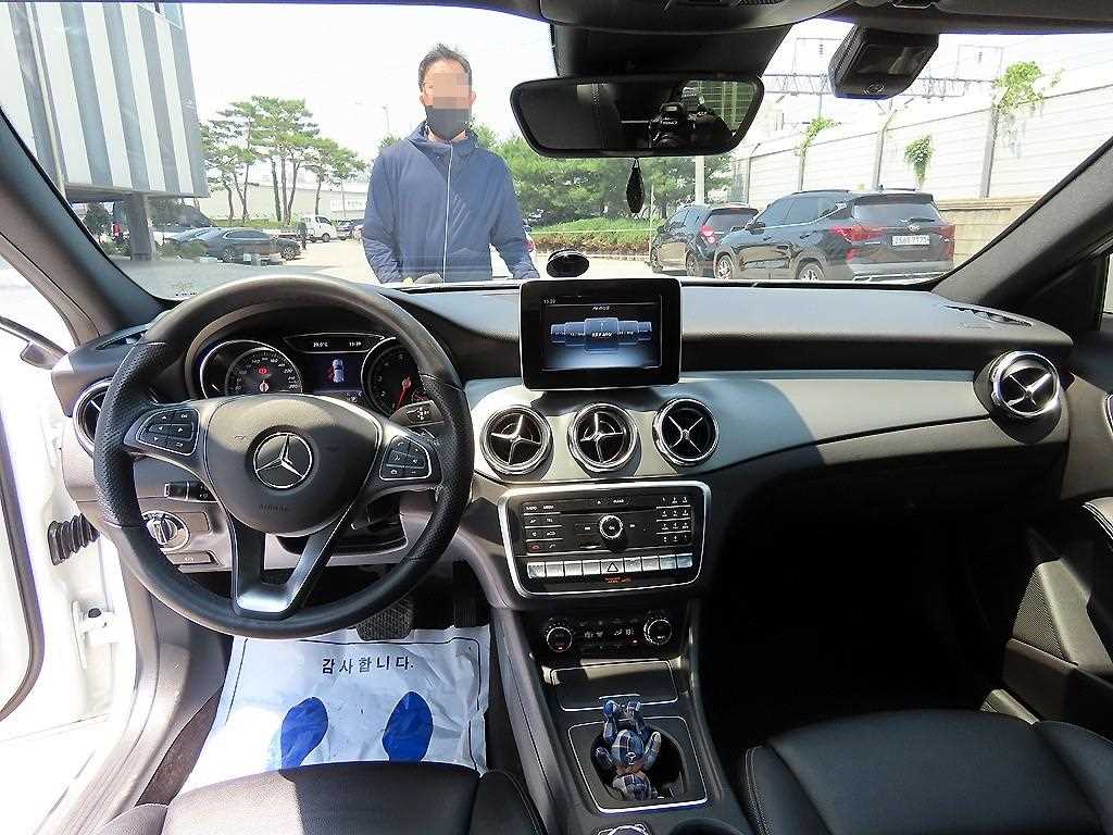 Mercedes Benz GLA Class - Vista 9
