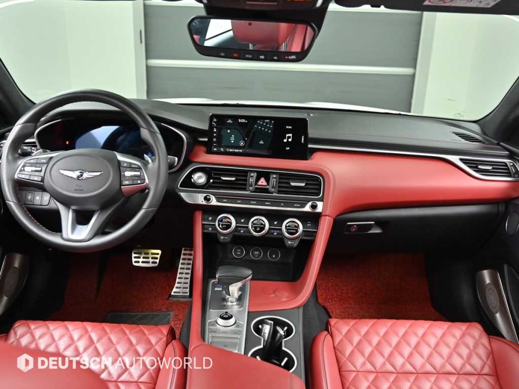 Genesis G70 - Vista 9