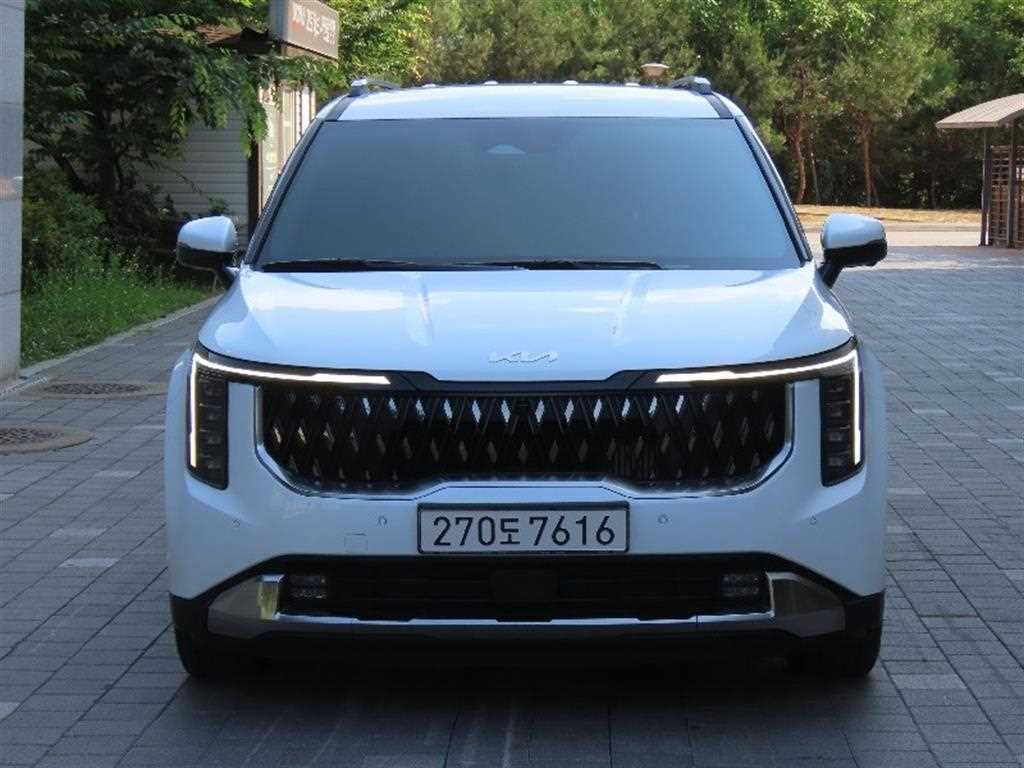 KIA Carnival 2024 Blanco - Importación desde Corea - HF Imports Iquique - Foto 1