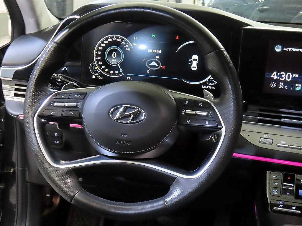 HYUNDAI Grandeur - Vista 10