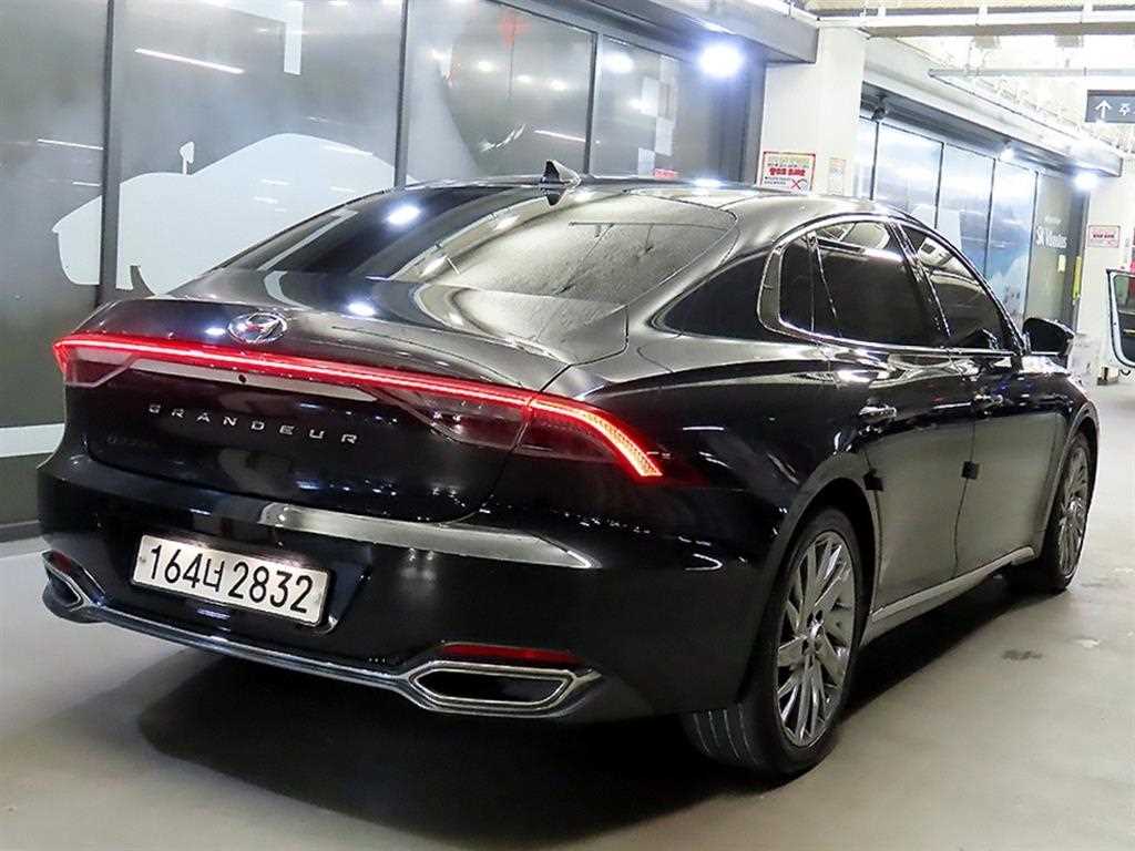 HYUNDAI Grandeur - Vista 6