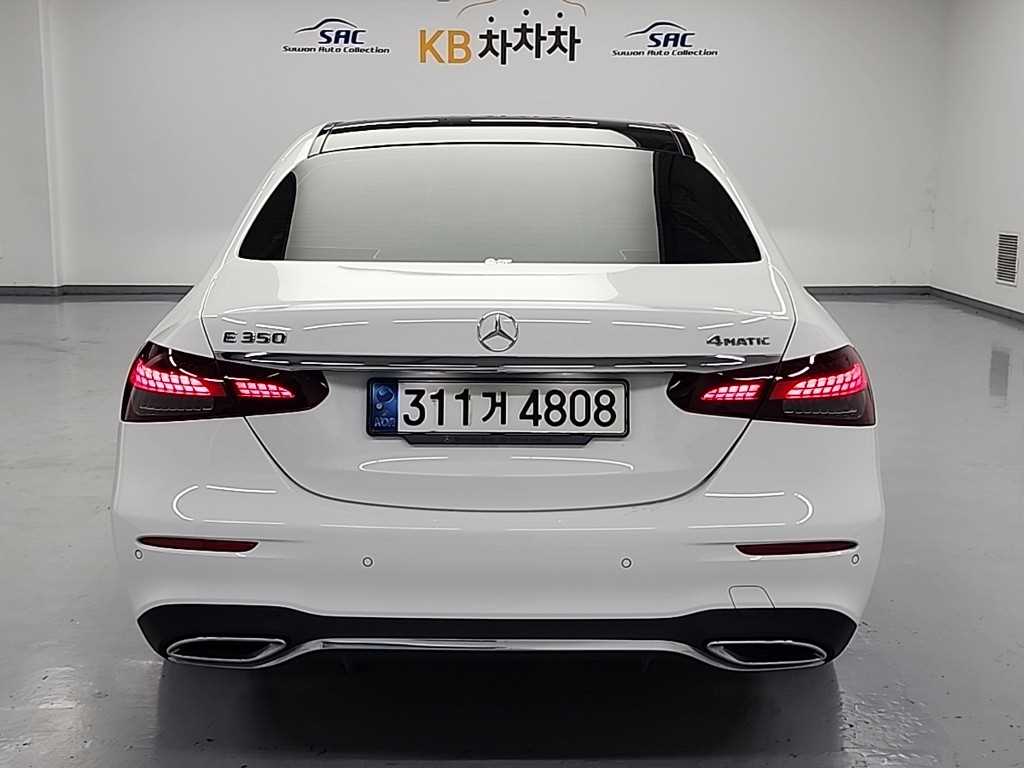 Mercedes Benz E class - Vista 3