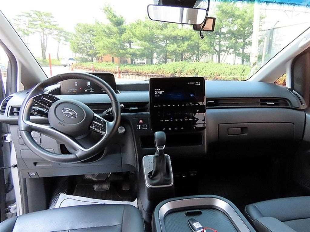 HYUNDAI Staria - Vista 10