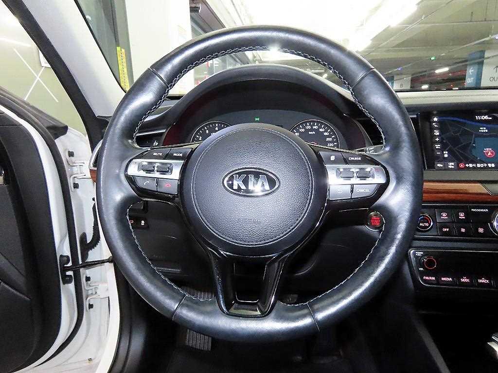 KIA K7 - Vista 10