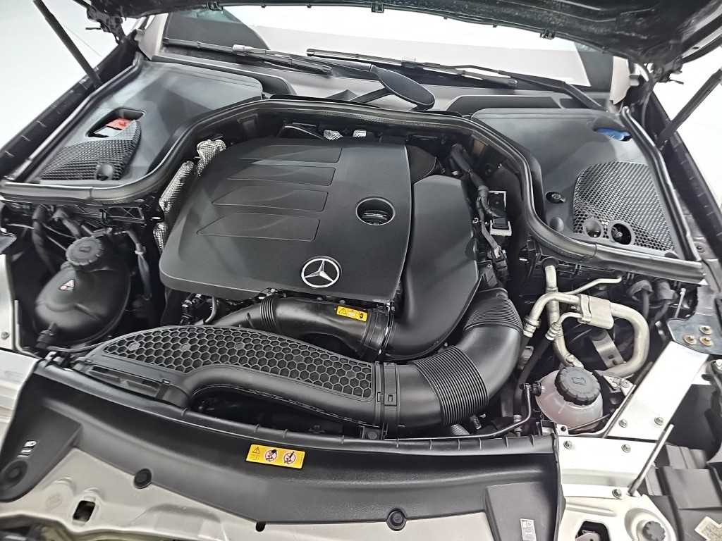 Mercedes Benz E class - Vista 7