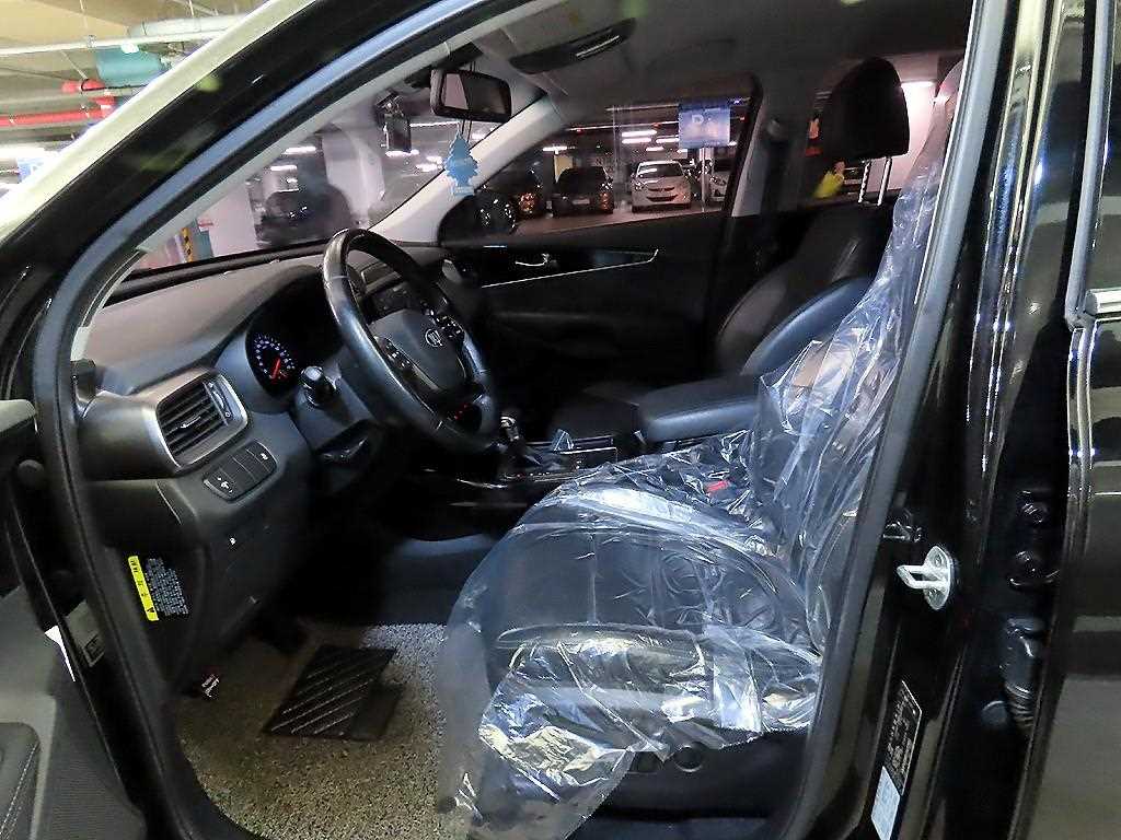KIA Sorento - Vista 8