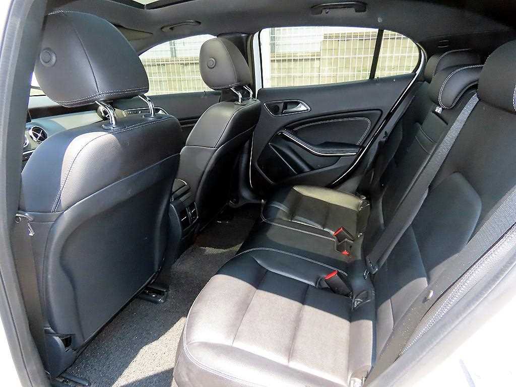 Mercedes Benz GLA Class - Vista 8