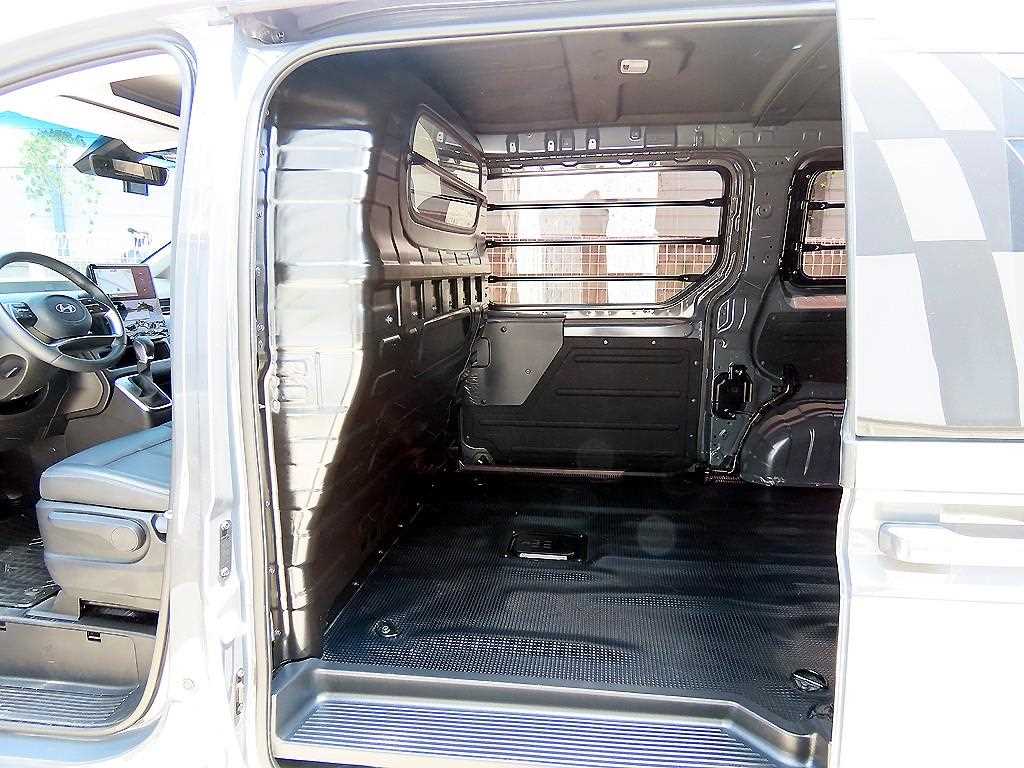 HYUNDAI Staria - Vista 8