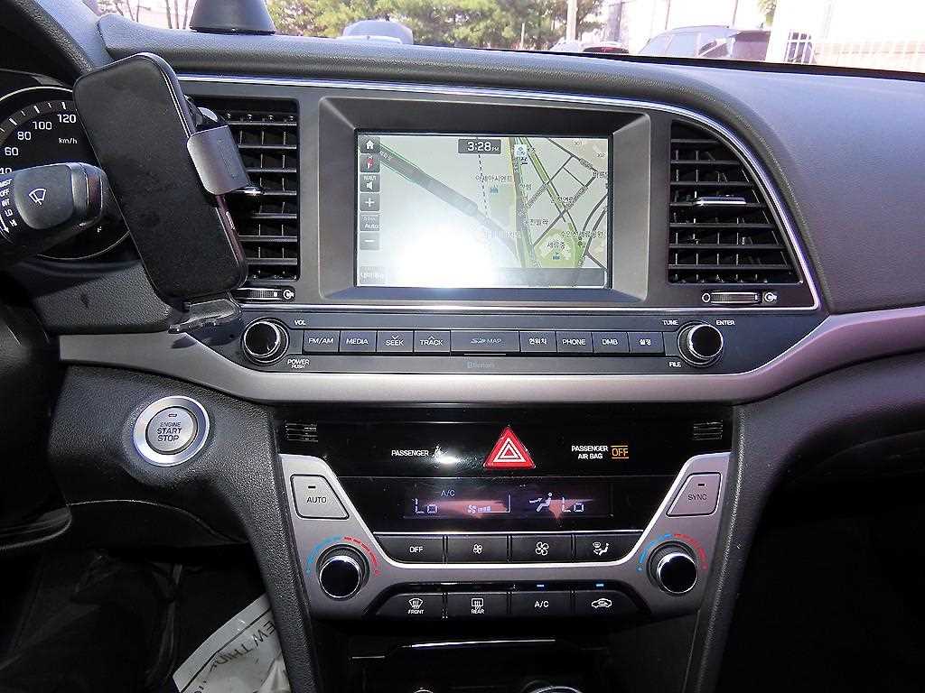 HYUNDAI Avante 2016 Gris - Importación desde Corea - HF Imports Iquique - Foto 15