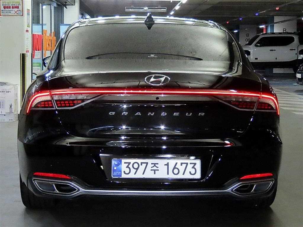 HYUNDAI Grandeur - Vista 7