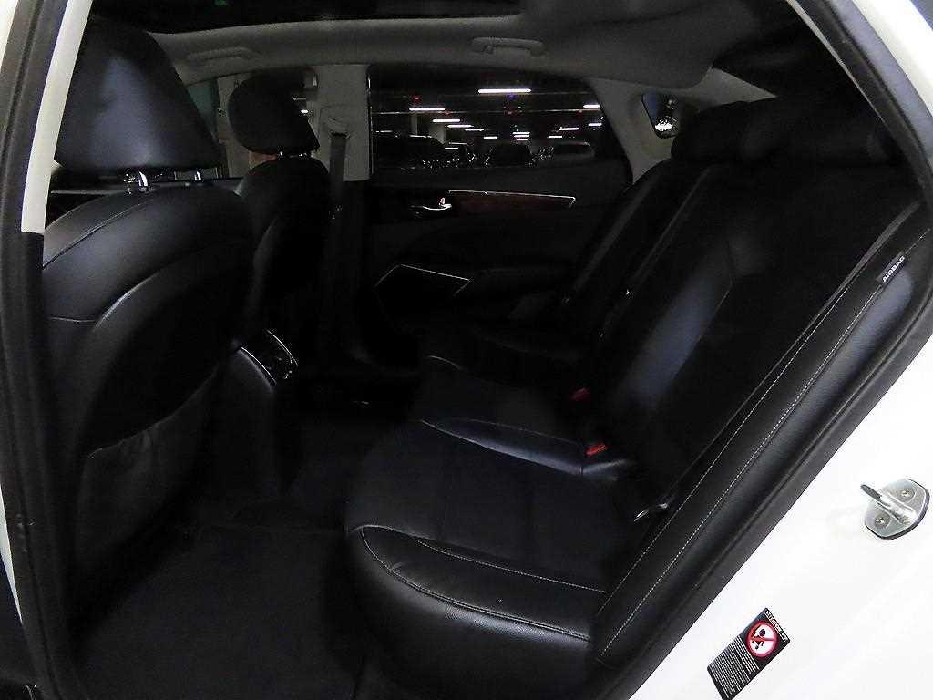 KIA K7 - Vista 9