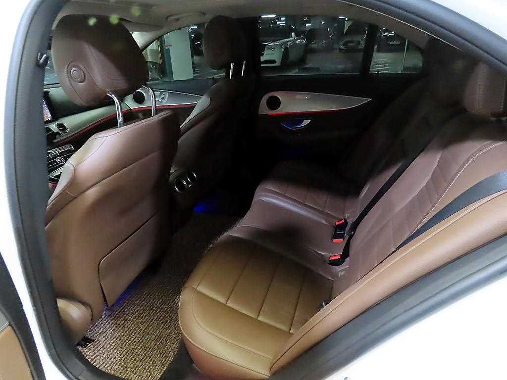Mercedes Benz E class - Vista 9