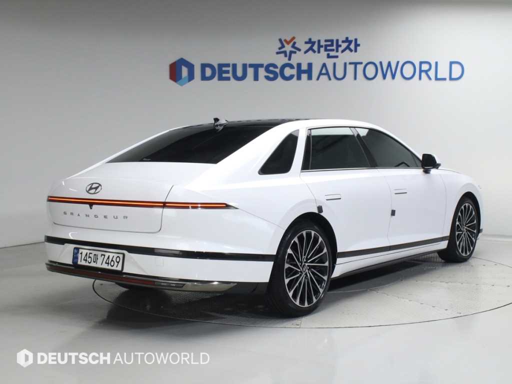 HYUNDAI Grandeur - Vista 2