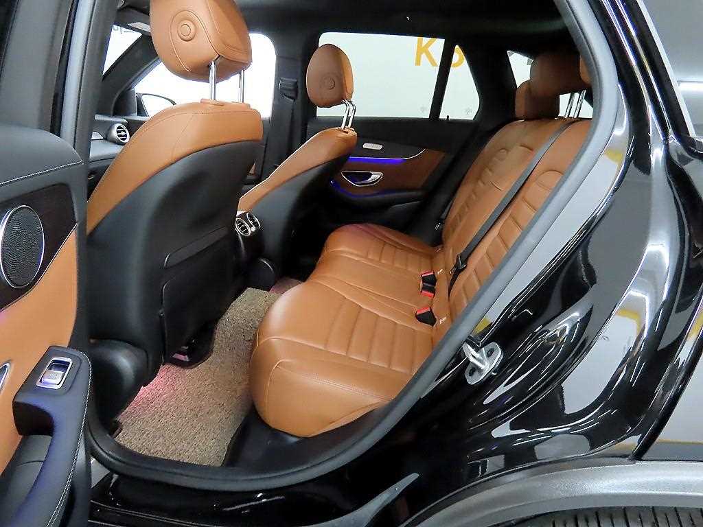Mercedes Benz GLC Class - Vista 8