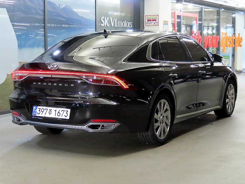 HYUNDAI Grandeur - Vista 6
