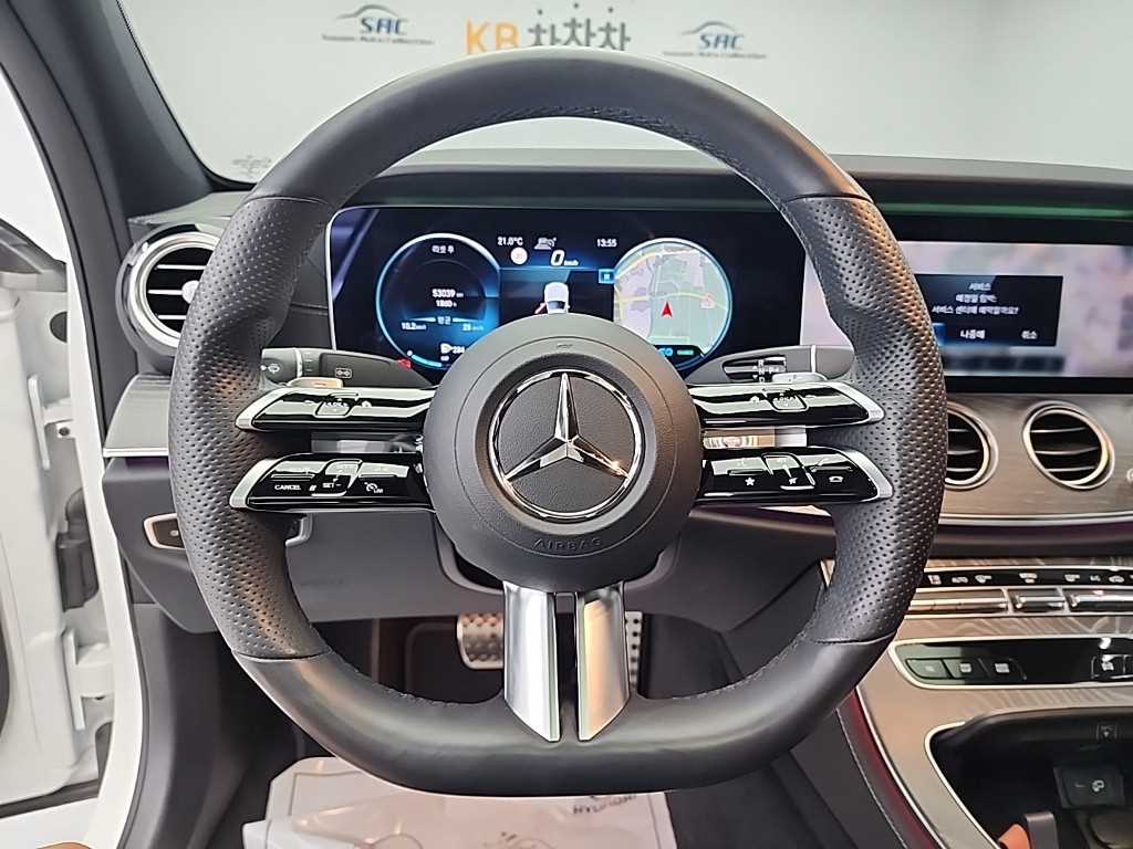 Mercedes Benz E class - Vista 11