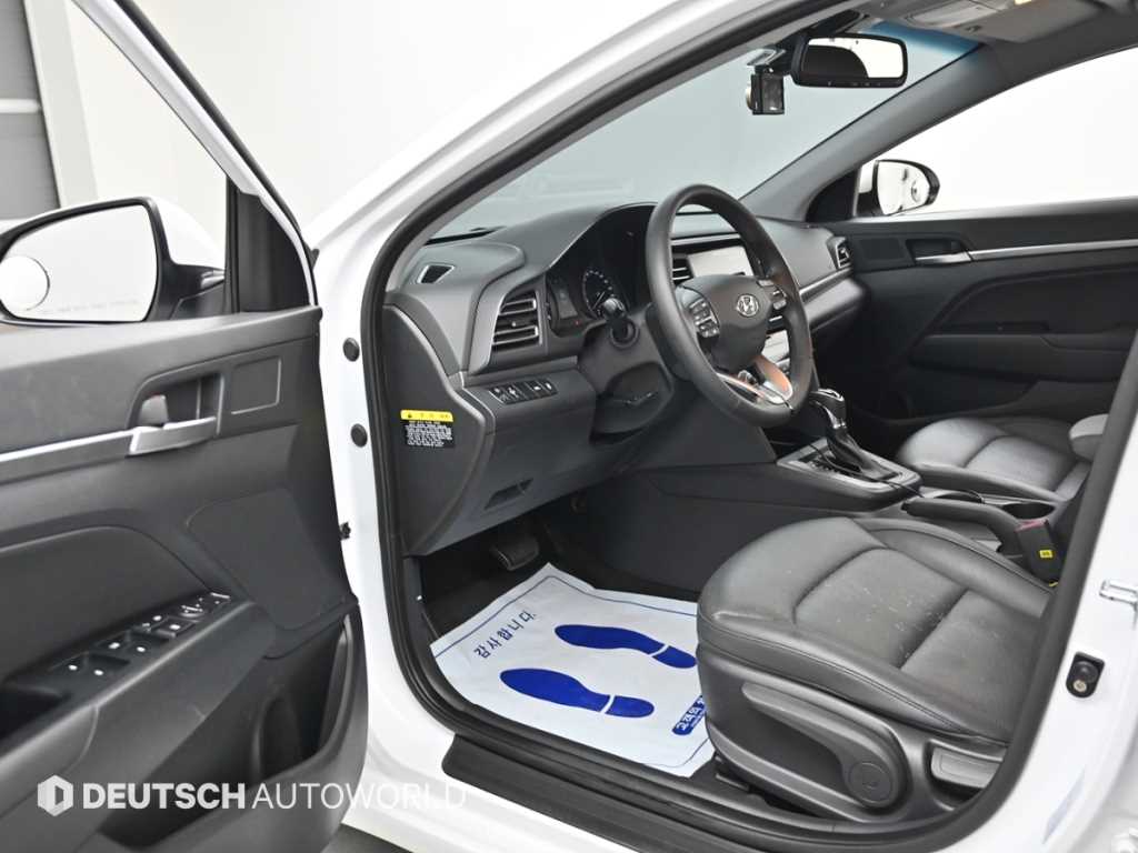 HYUNDAI Avante 2019 Blanco - Importación desde Corea - HF Imports Iquique - Foto 13