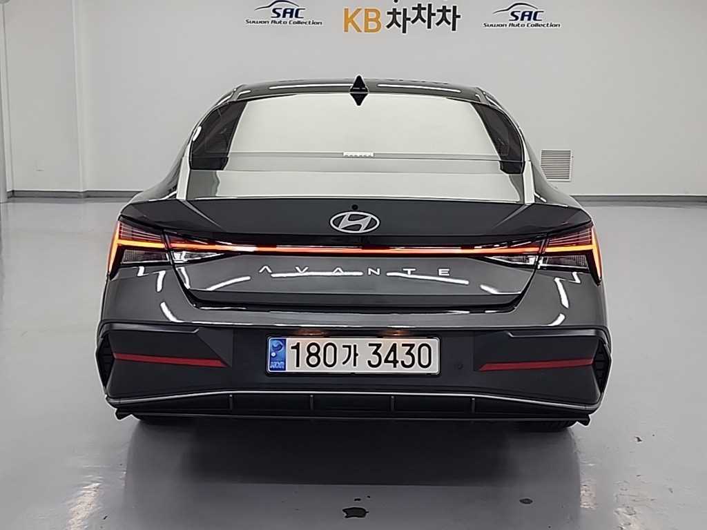 HYUNDAI Avante - Vista 6
