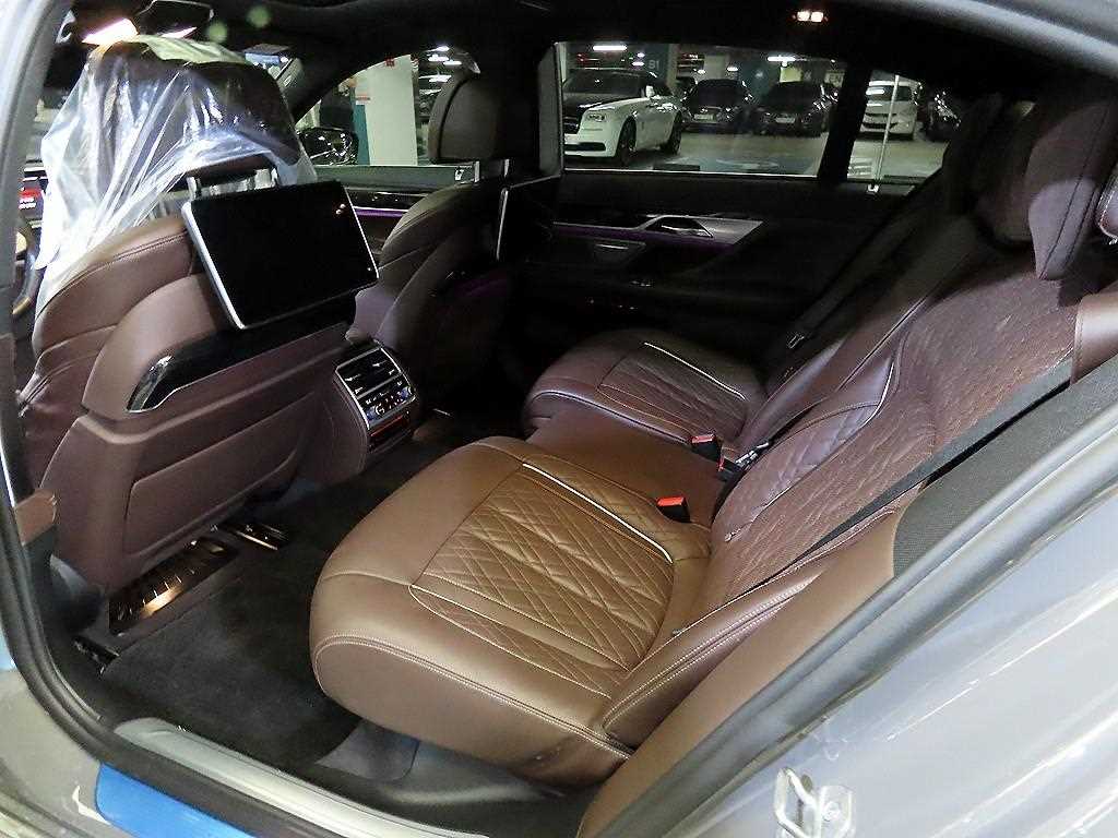 BMW 7 Series - Vista 9