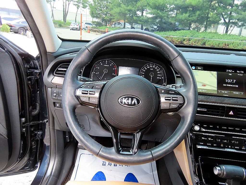 KIA K7 - Vista 10