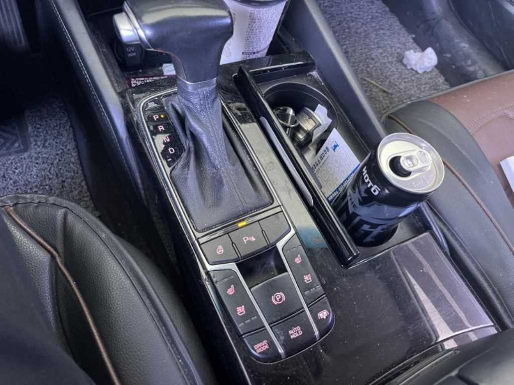 KIA K7 - Vista 10