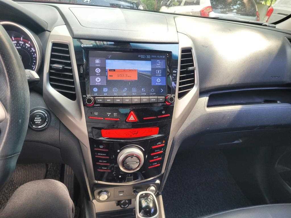 Ssangyong Tivoli - Vista 6