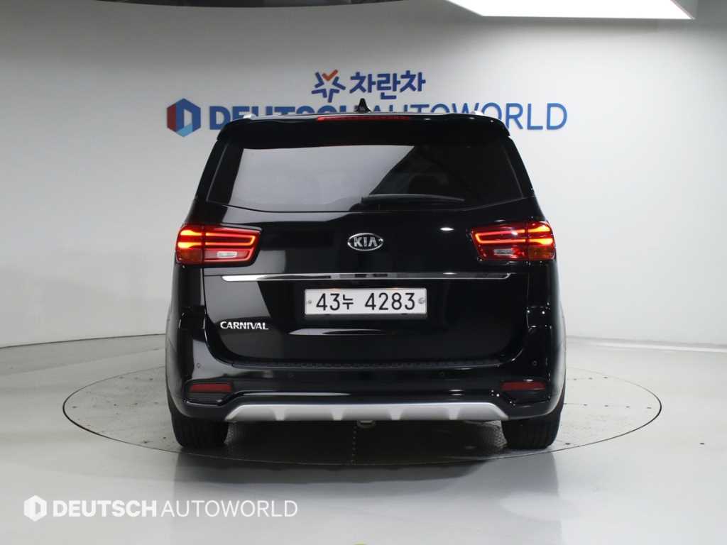 KIA Carnival - Vista 6