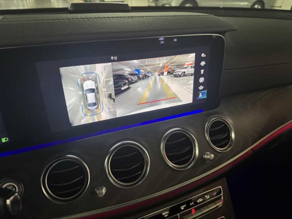 Mercedes Benz E class - Vista 11