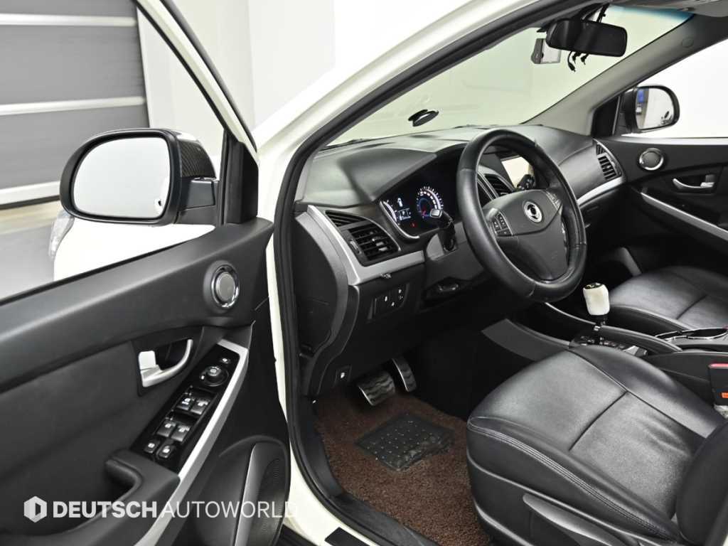 Ssangyong Korando 2015 Blanco - Importación desde Corea - HF Imports Iquique - Foto 13