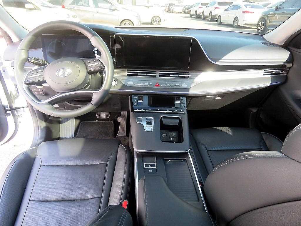 HYUNDAI Grandeur - Vista 10