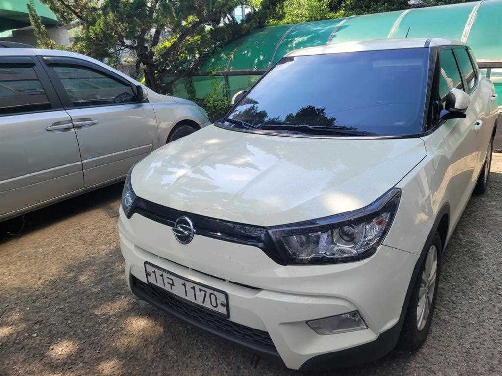 Ssangyong Tivoli 2015 Blanco - Importación desde Corea - HF Imports Iquique - Foto 1