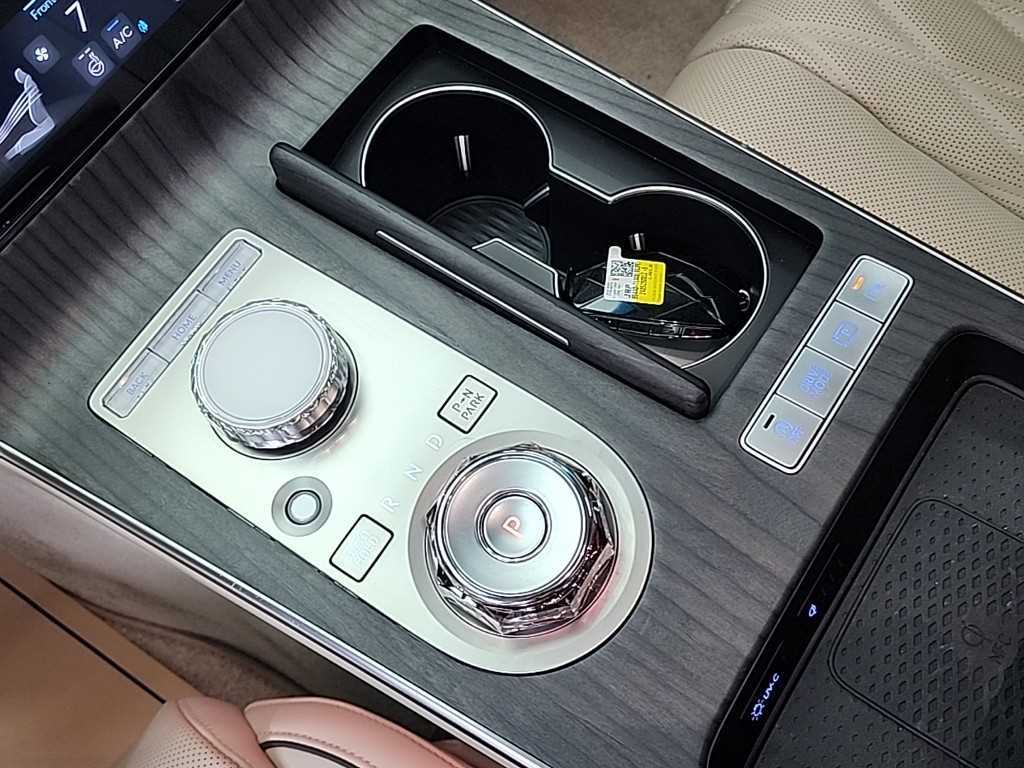 Genesis G80 - Vista 10