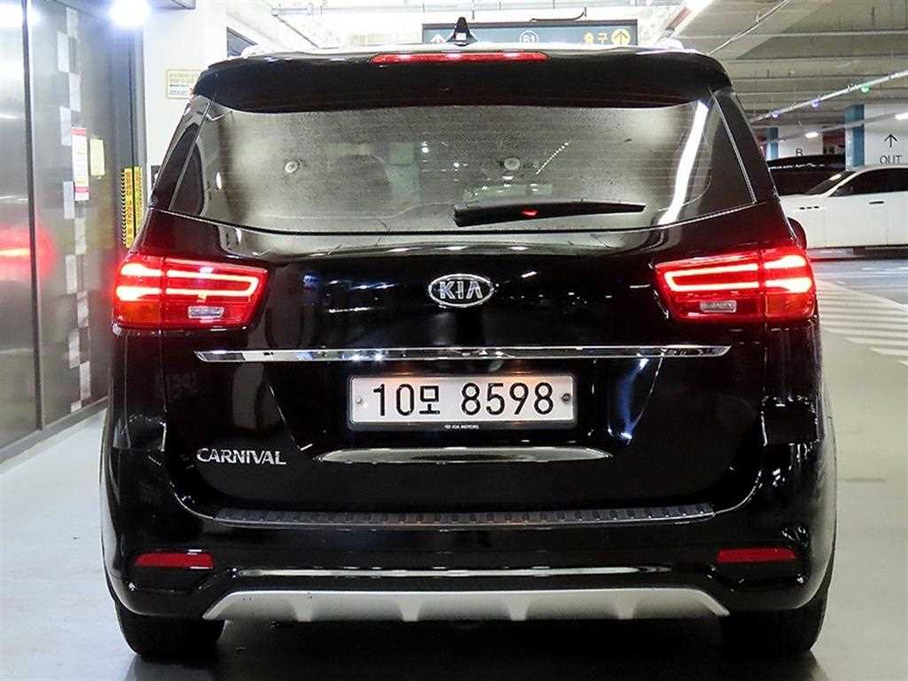 KIA Carnival - Vista 7