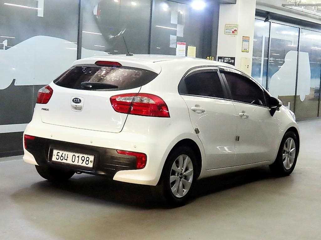 KIA Pride - Vista 6