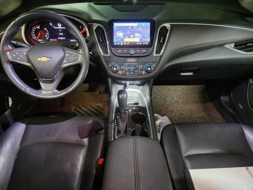 Chevrolet Malibu - Vista 10