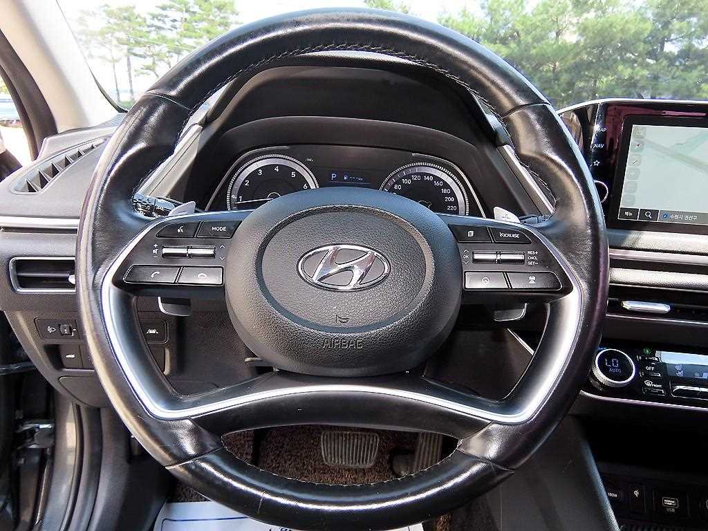 HYUNDAI Sonata - Vista 10
