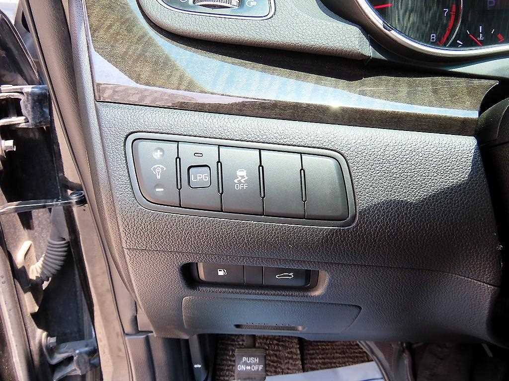 KIA K7 2013 Negro - Importación desde Corea - HF Imports Iquique - Foto 13