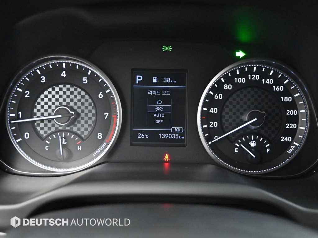 HYUNDAI Avante - Vista 10